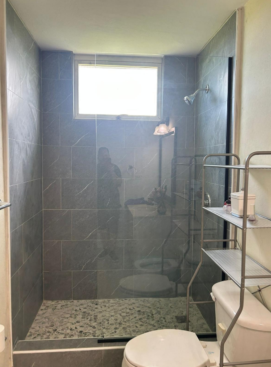 ADG Construction & Roofing LLC